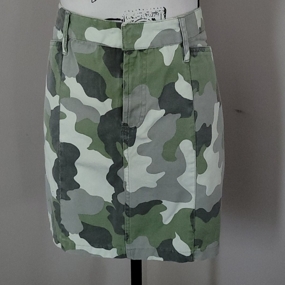 NWT Old Navy Green Camoflage Skirt sz 16